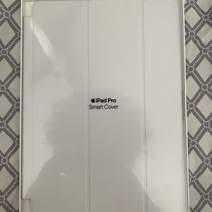 White Pad Pro 10.5 Smart Case